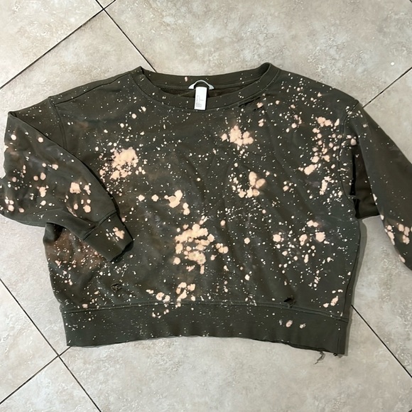 H&M Distressed Bleach Stained Olive Green Sweater Size Large - Picture 1 of 5